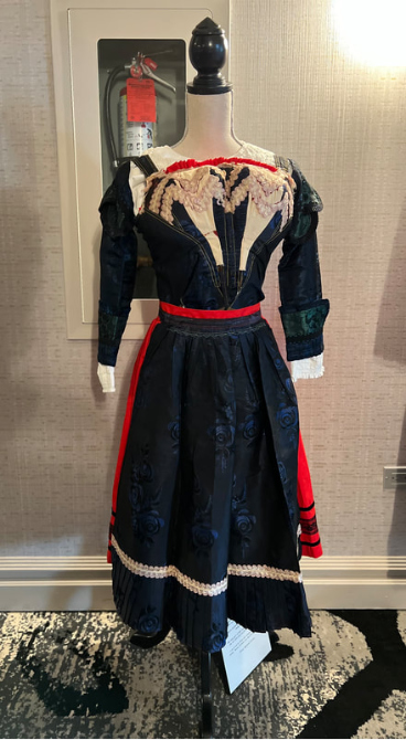 Special cloth calabria lady